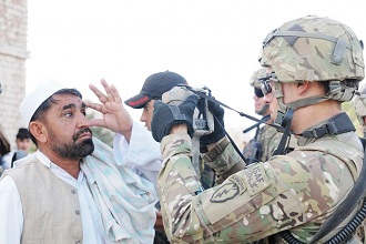 شناسایی افراد با اسکن عنبیه چشم در افغانستان