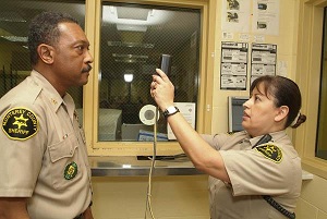 کنترل و شناسایی در دفاتر پلیس و کلانتری ها